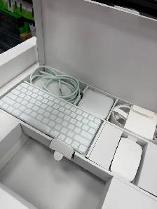 Apple iMac 24' M3 4.5K Retina Green with Magic Keyboard Mouse - Photo 3