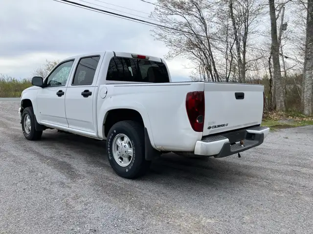 2007 Chev Colorado 4x4 - Photo 4