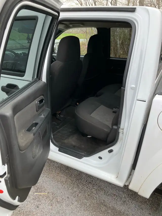 2007 Chev Colorado 4x4 - Photo 8