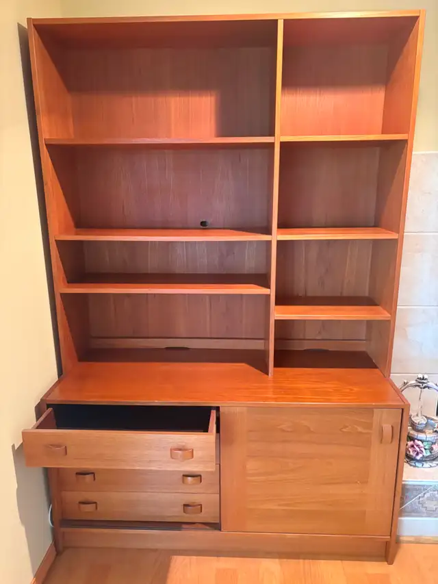 For sale 1 teak cabinet and 1 bookcase