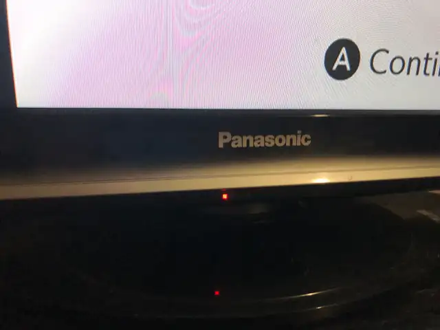 Panasonic 32" HD TV HDMI swivel - Photo 2