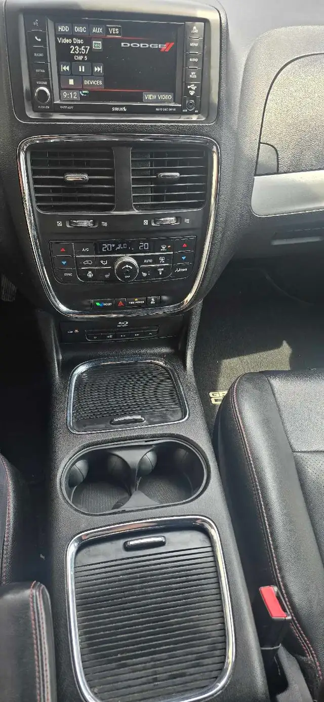 2013 Dodge Grand Caravan R /T - Photo 9