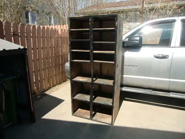 Shelving Units - Photo 5