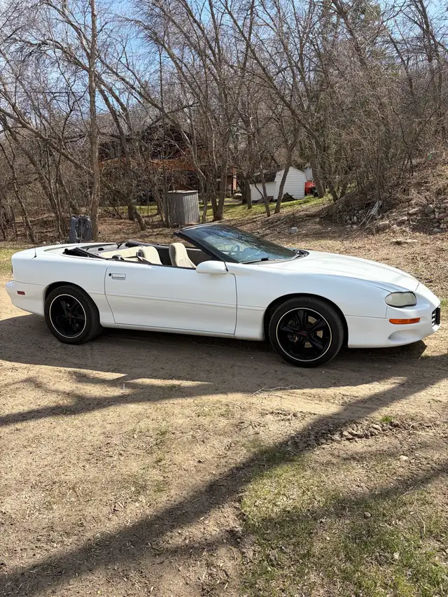 2002 Convertable Chevy Camaro 3.8L - Photo 2