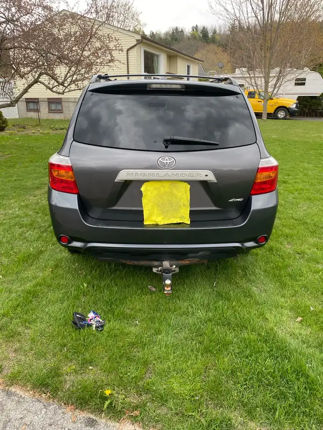2010 Toyota Highlander AWD excellent condition - Photo 5
