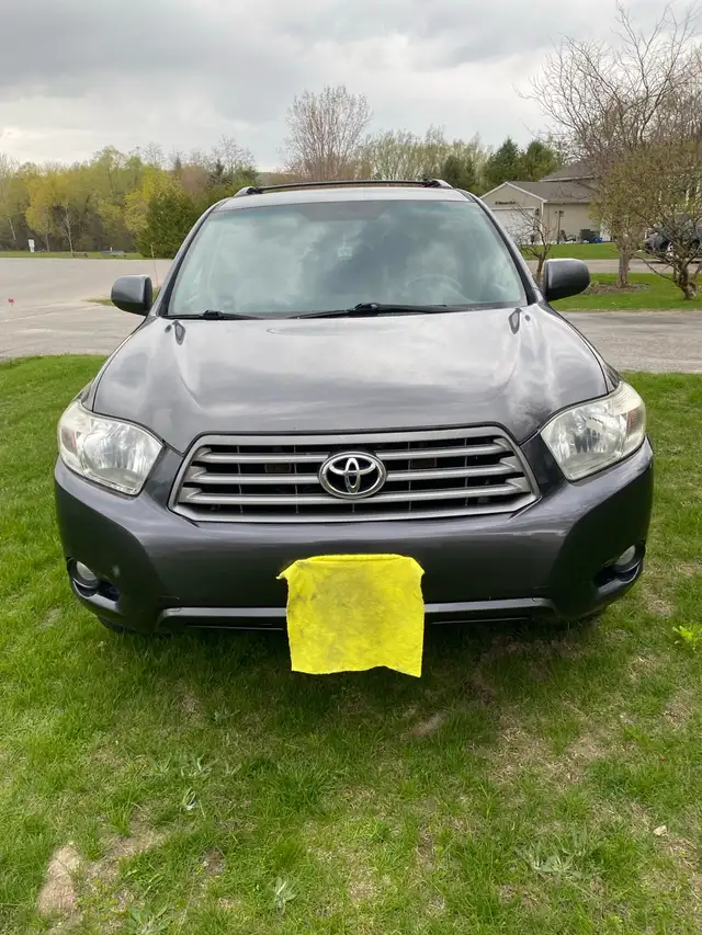 2010 Toyota Highlander AWD excellent condition - Photo 6