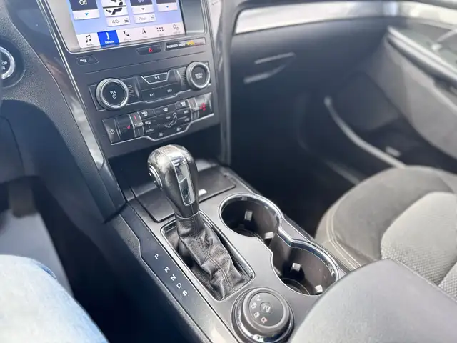 2019 FORD EXPLORER XLT SPORT – 4WD – 7 PASSENGER - Photo 17