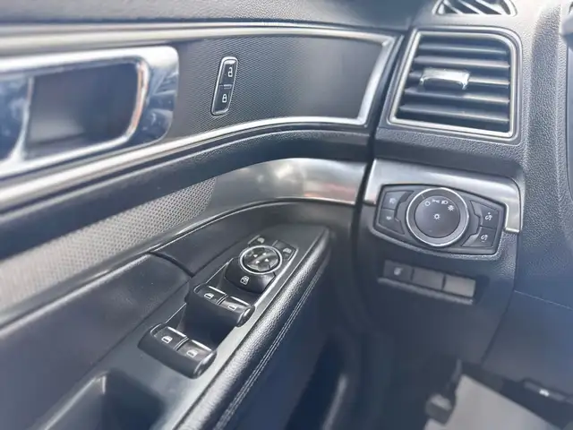 2019 FORD EXPLORER XLT SPORT – 4WD – 7 PASSENGER - Photo 18