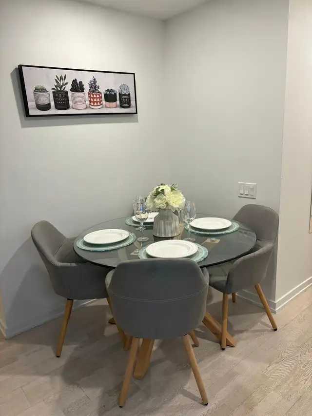 Furnished Private Room for Rent in Downtown Toronto - Photo 2