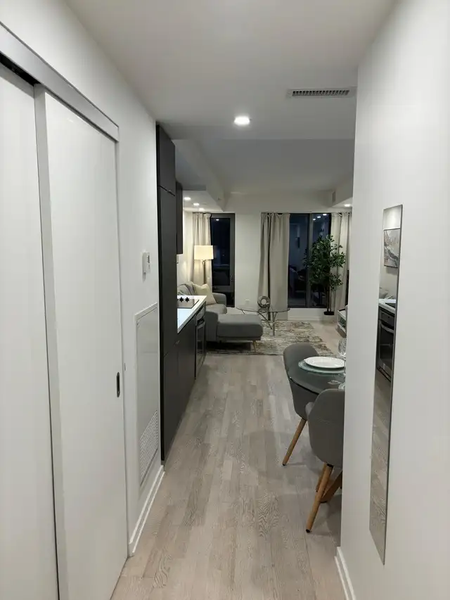 Furnished Private Room for Rent in Downtown Toronto - Photo 4