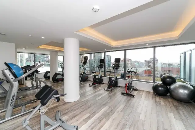 Furnished Private Room for Rent in Downtown Toronto - Photo 9