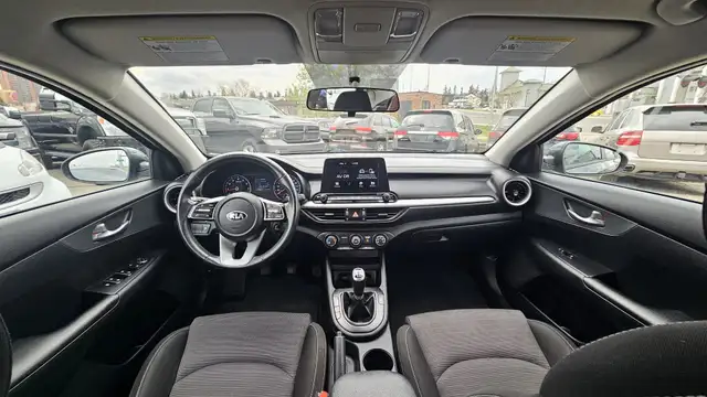 2020 Kia Forte LX - Photo 11