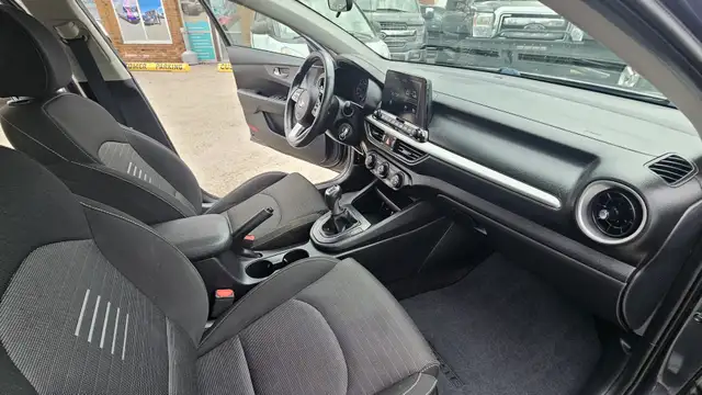 2020 Kia Forte LX - Photo 16