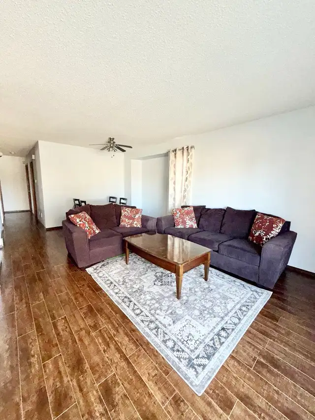 House for sale 3 beds  2.5 baths - Photo 3