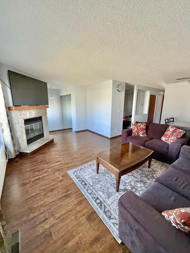 House for sale 3 beds  2.5 baths - Photo 4