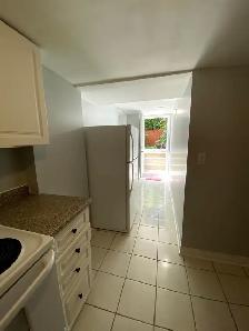 Walkout 1 bedroom basement apartment, Heartland, Mississauga - Photo 2