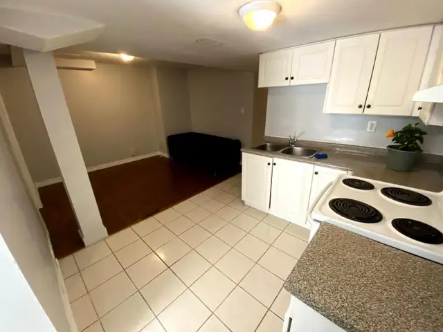 Walkout 1 bedroom basement apartment, Heartland, Mississauga - Photo 4