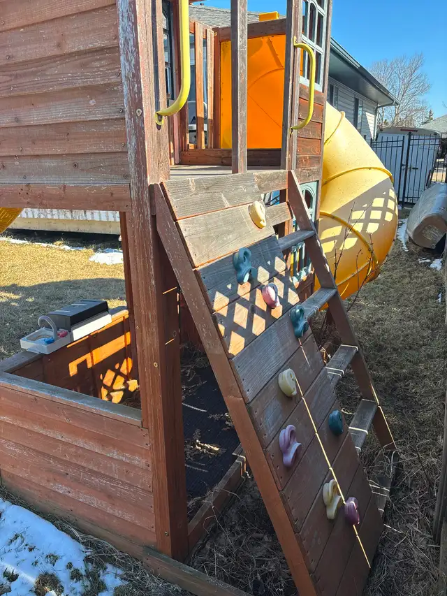 Free kids playhouse - Photo 2