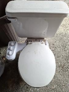 Toilet for free pickup