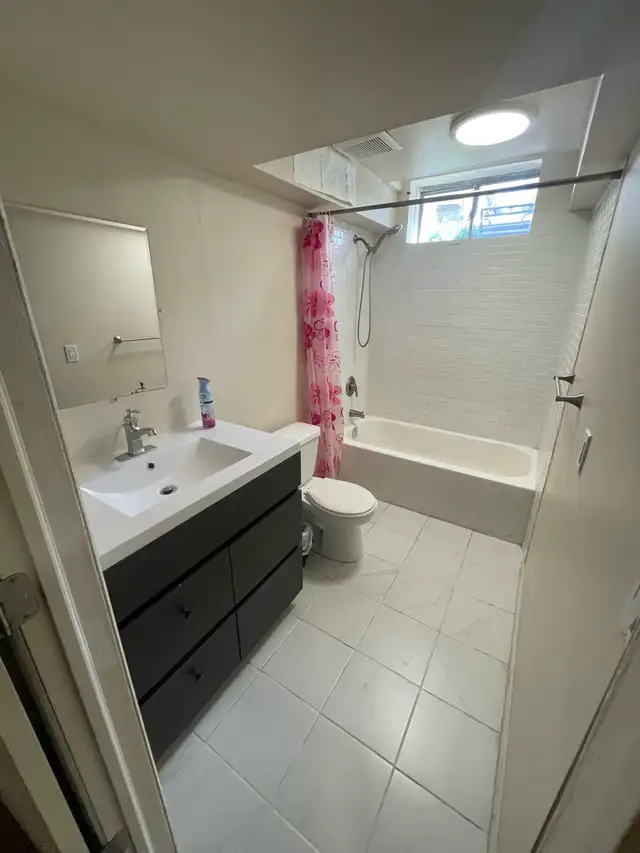 Furnished studio basement for rent Brampton - Photo 2