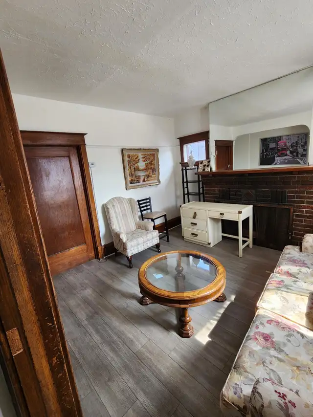 Large nice room, now, utilities WiFi included, Christie-St.Clair