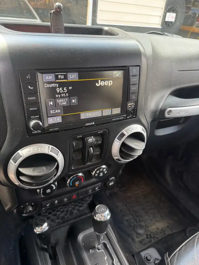 2015 Jeep Wrangler Unlimited Rubicon - Photo 7