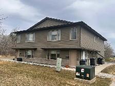 Spacious and bright! 2-bedroom apt. available Now!
