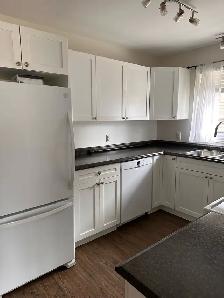 Spacious and bright! 2-bedroom apt. available Now! - Photo 3
