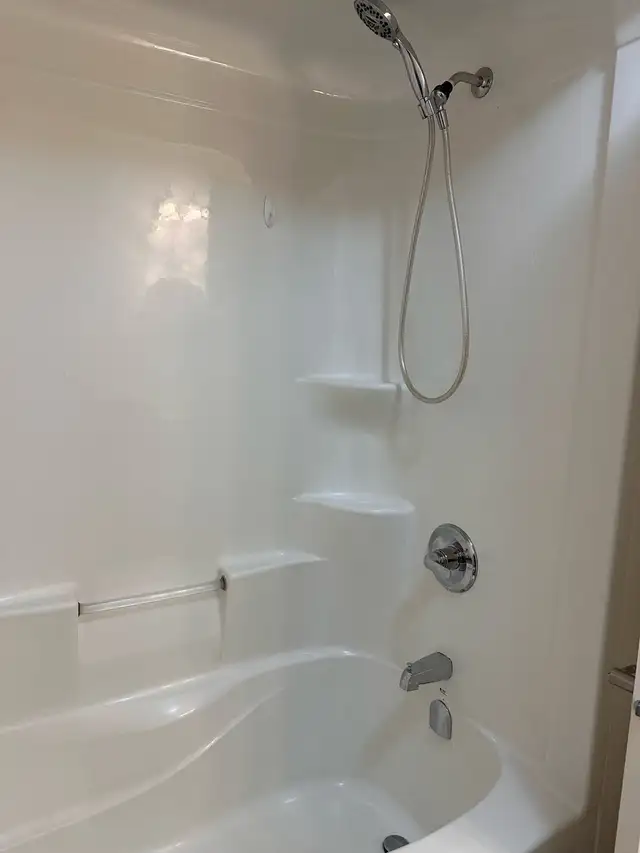Spacious and bright! 2-bedroom apt. available Now! - Photo 6