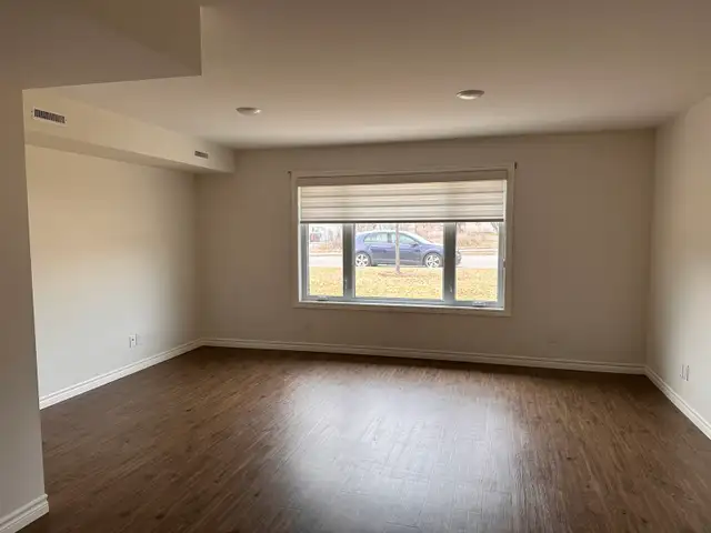 Spacious and bright! 2-bedroom apt. available Now! - Photo 9