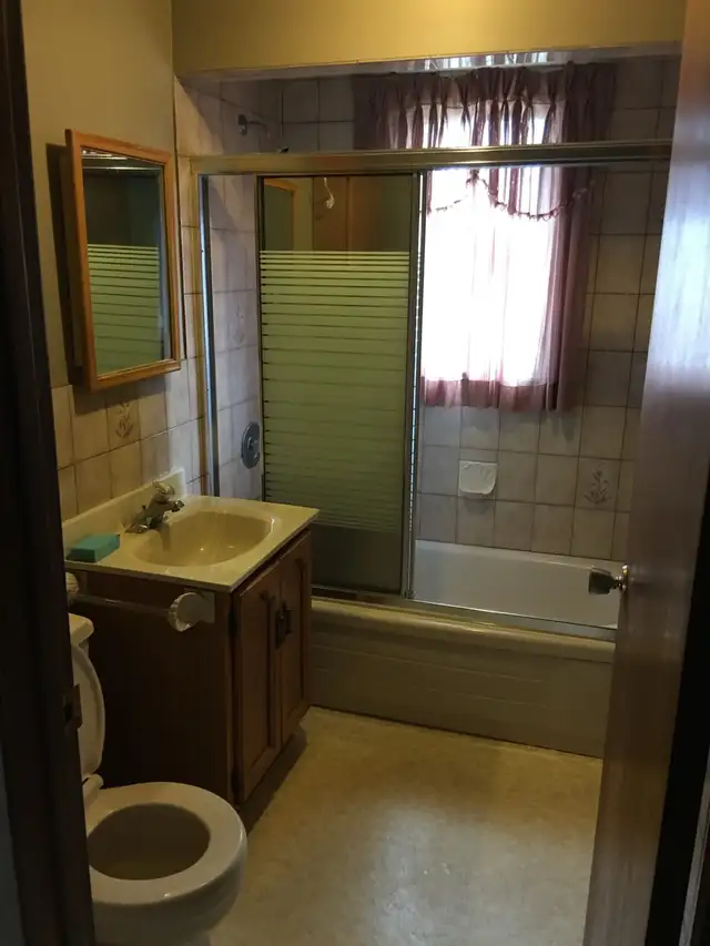 rom for rent - Photo 2