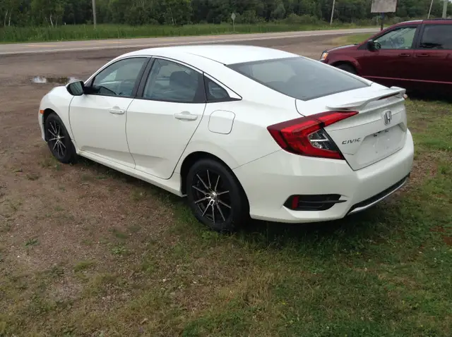 2019 Honda Civic LX - Photo 5