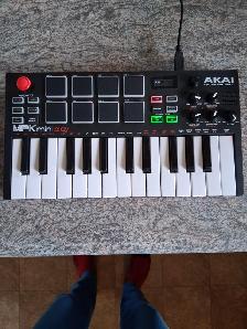 MPK Midi Keyboard