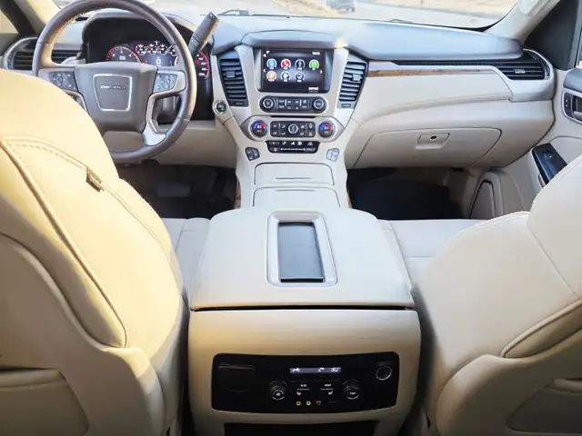 2015 GMC Yukon XL 4WD Denali Clean Carfax Full Service History - Photo 15