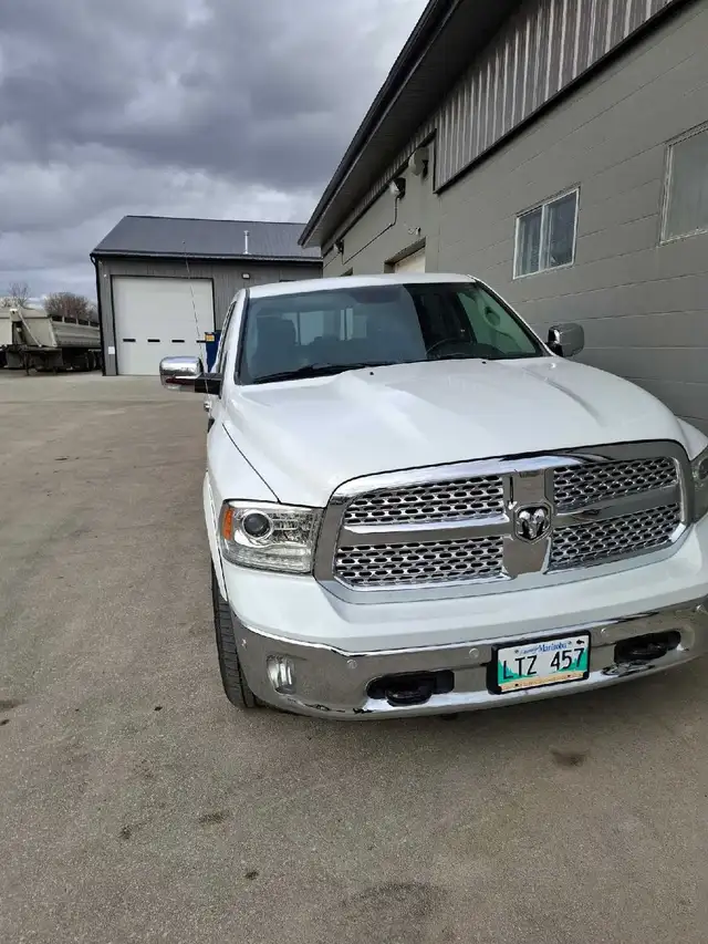 2015 Ram 1500 Laramie Crew - Photo 3
