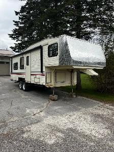 Terry Resort 5th Wheel Camper $1500