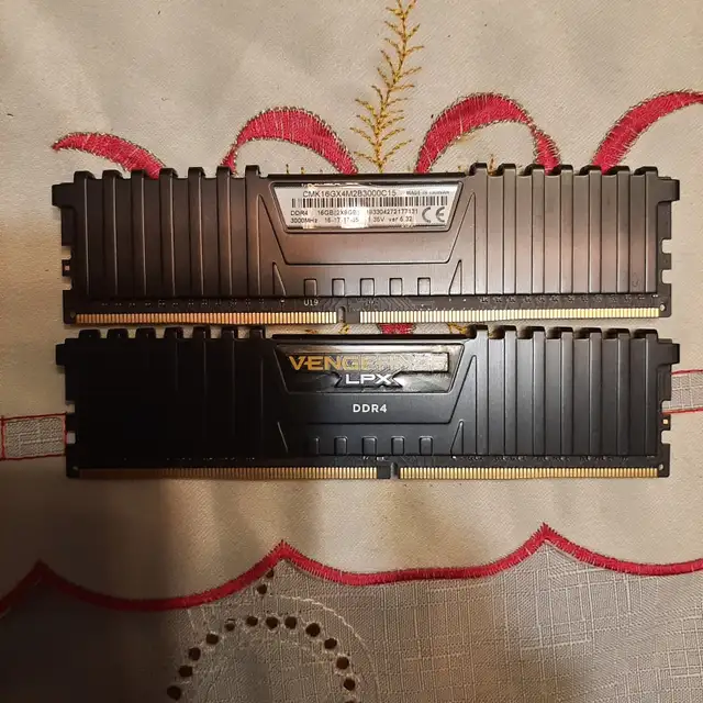 Corsair Vengeance LPX 16GB (2 X 8GB) DDR4