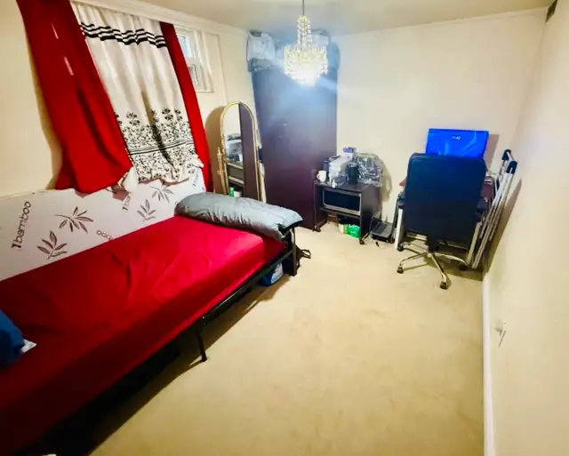 single room with a separate bathroom separate entrance for rent - Photo 2
