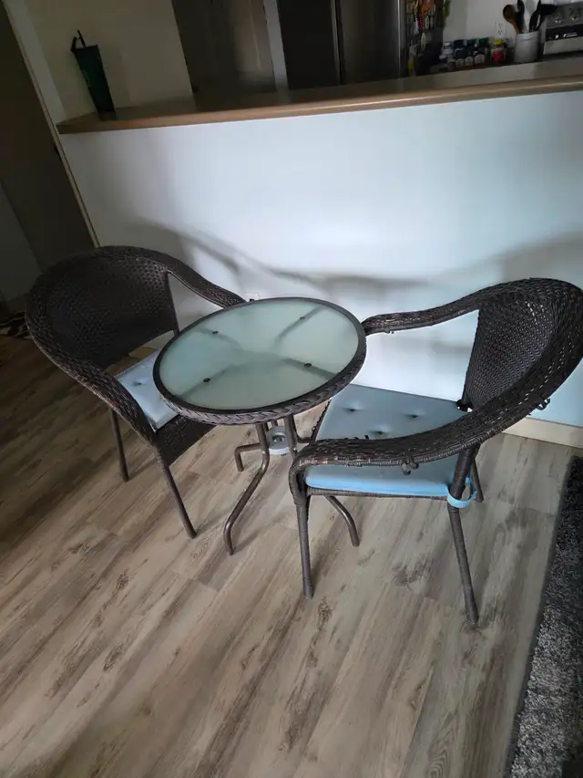 Patio furniture - Photo 3