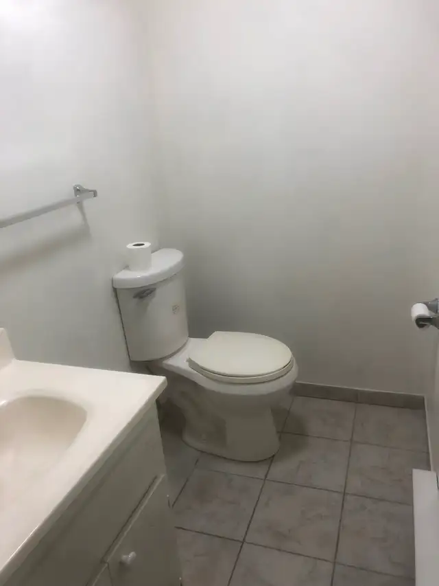 3 BDRM APRT FOR RENT IN TECUMSEH - Photo 3