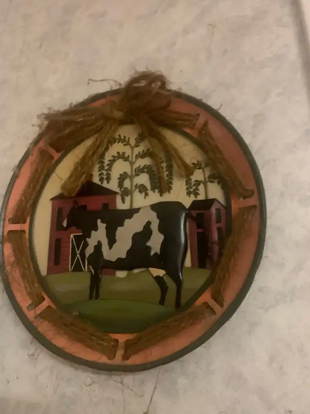 Set of 3 country charm plates. 7 inch
