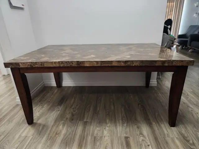 Large 70' Dining Table   4 Chairs.