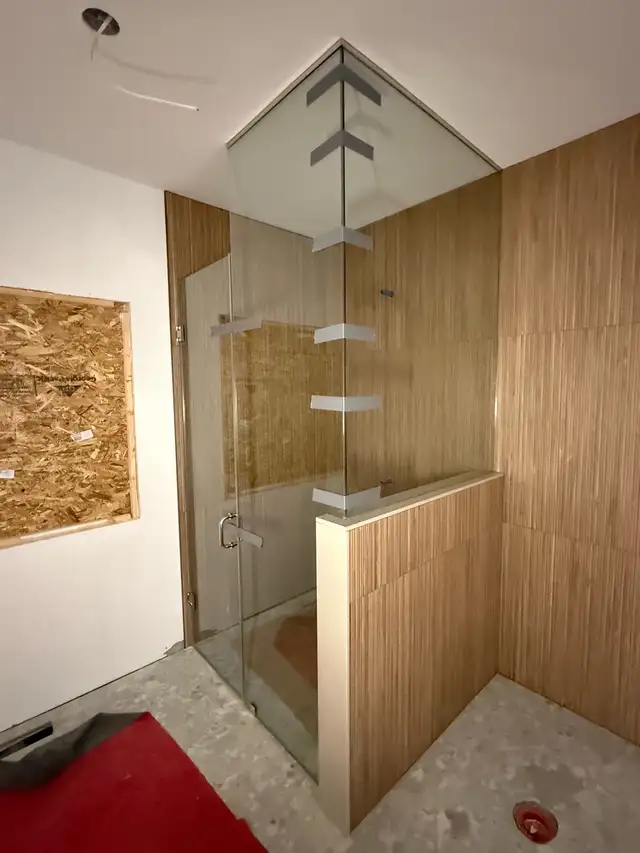 Shower Doors - Photo 5