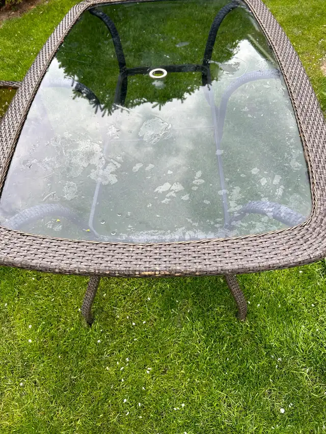 Patio table with side table - Photo 3