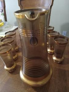 JUICE SET- OPAQUE GLASS WITH GOLD RIMS
