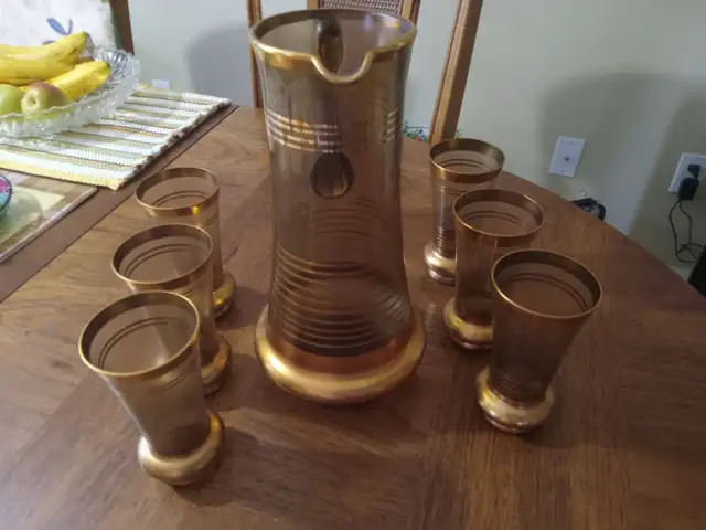 JUICE SET- OPAQUE GLASS WITH GOLD RIMS - Photo 5