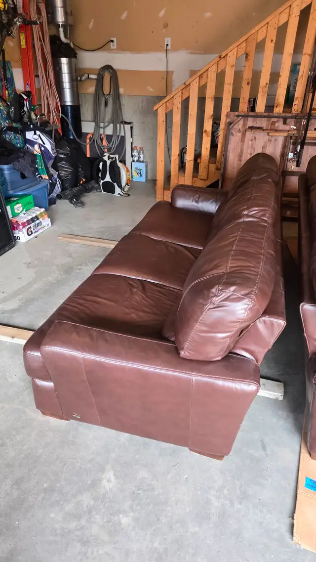 Natuzzi Leather Couch..... FREE Delivery with in Calgary - Photo 3