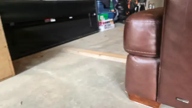 Natuzzi Leather Couch..... FREE Delivery with in Calgary - Photo 5