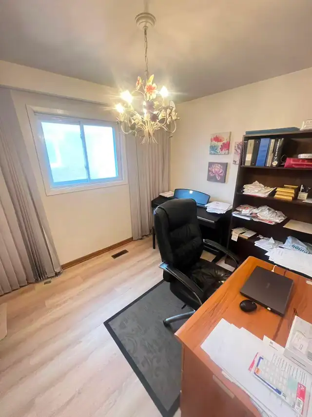 Entire level, 3 bed rooms, private kitchen and bathroom - Photo 4
