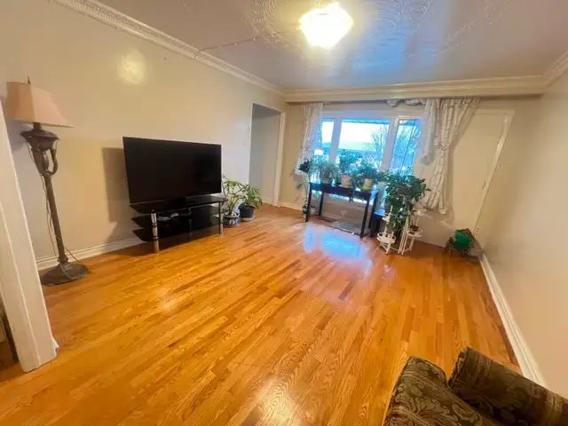 Entire level, 3 bed rooms, private kitchen and bathroom - Photo 5